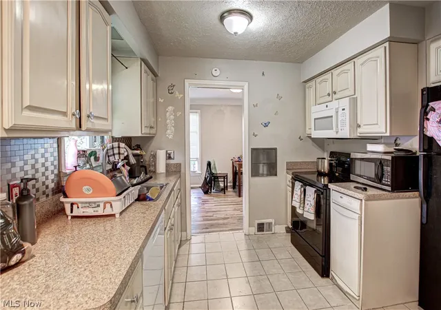 Homes for sale in Cleveland, OH | 3788 E 155Th St, Cleveland, OH 44128 | MLS# 5224822
