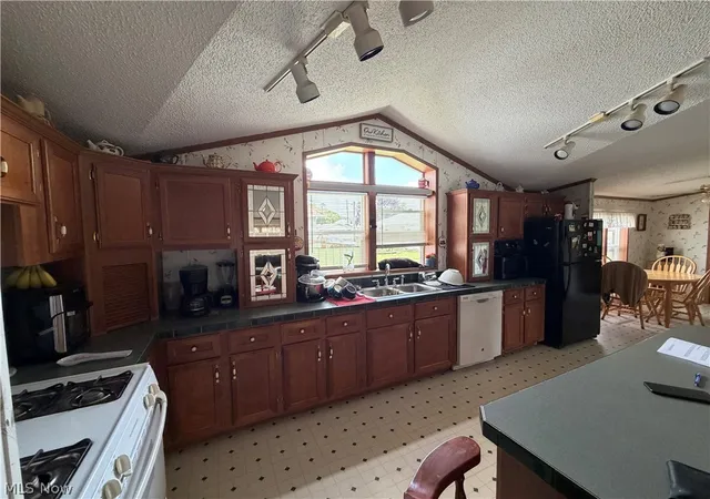 4th image of 310 Poplar St, Newcomerstown, OH 43832 | MLS# 5225597