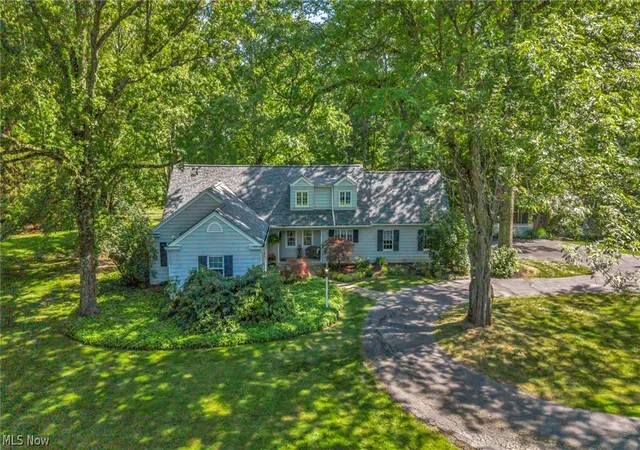 3rd image of 1176 Meadow Spur Dr, Akron, OH 44333 | MLS# 5214724