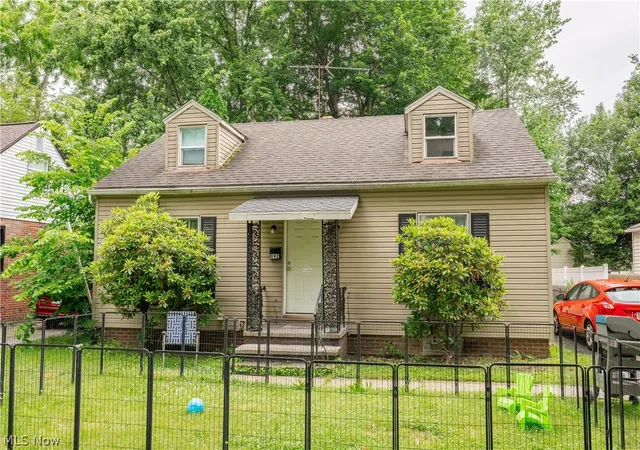 Photo 2 of Single family home for sale at 892 Hayden Ave, Akron, OH 44320 | MLS# 5225617 | Listing updated on 2026-07-08