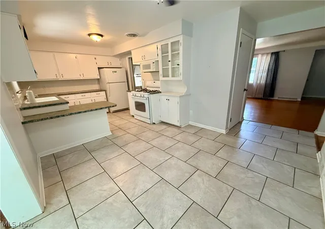 4th image of 6230 Foxridge Dr, Youngstown, OH 44512 | MLS# 5225575