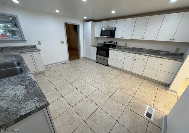 4th image of 11 Sherman St, Dennison, OH 44621 | MLS# 5225090