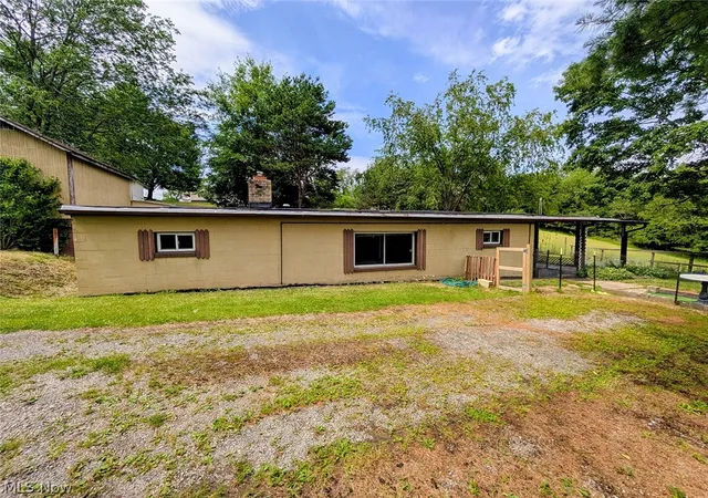 Photo 1 of Single family home for sale at 3102 Canton Rd Nw, Carrollton, OH 44615 | MLS# 5225697 | Listing updated on 2026-08-19