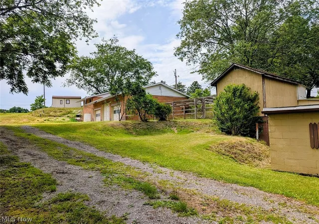Photo 2 of Single family home for sale at 3102 Canton Rd Nw, Carrollton, OH 44615 | MLS# 5225697 | Listing updated on 2026-08-19
