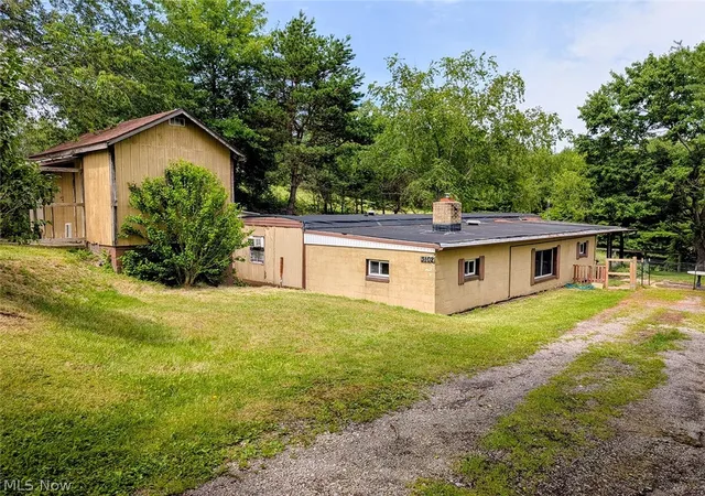 Photo 3 of Single family home for sale at 3102 Canton Rd NW, Carrollton, OH 44615 | MLS# 5225697 | Listing updated on 2026-08-19