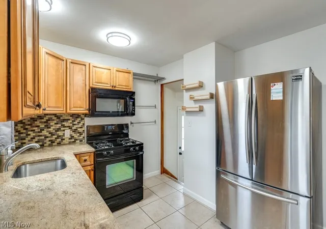 2nd image of 30000 Elgin Rd, Wickliffe, OH 44092 | MLS# 5224376