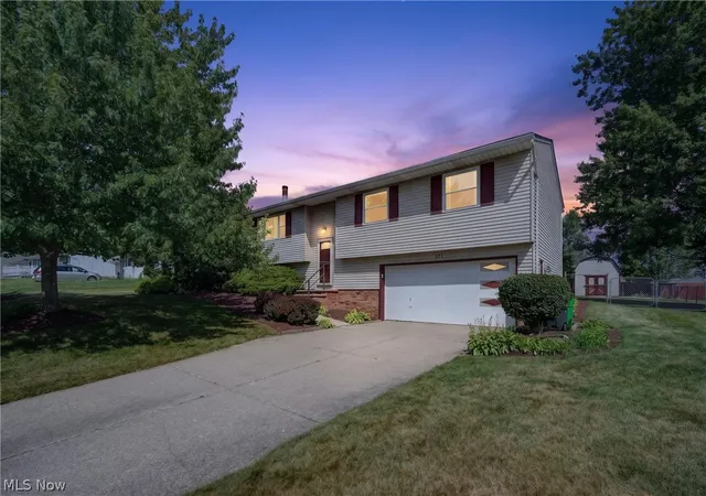 1st image of 571 Jeanette St, Brunswick, OH 44212 | MLS# 5225484