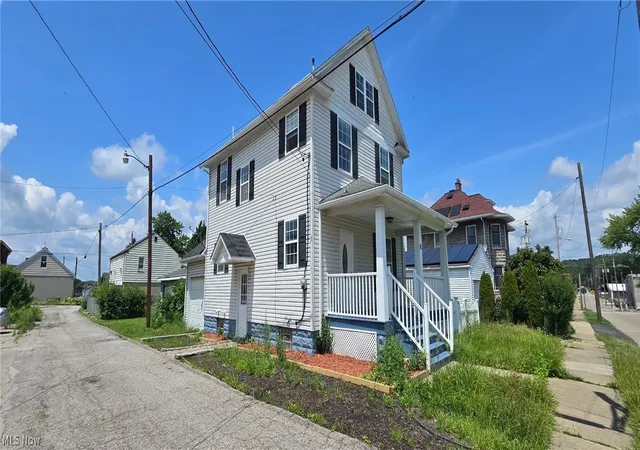 Homes for sale in East Palestine, OH | 491 N James St, East Palestine, OH 44413 | MLS# 5225732