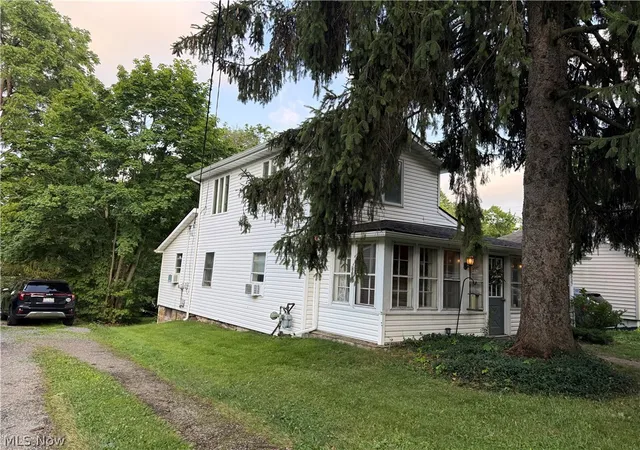 2nd image of 14537 Hickox St, Burton, OH 44021 | MLS# 5225452