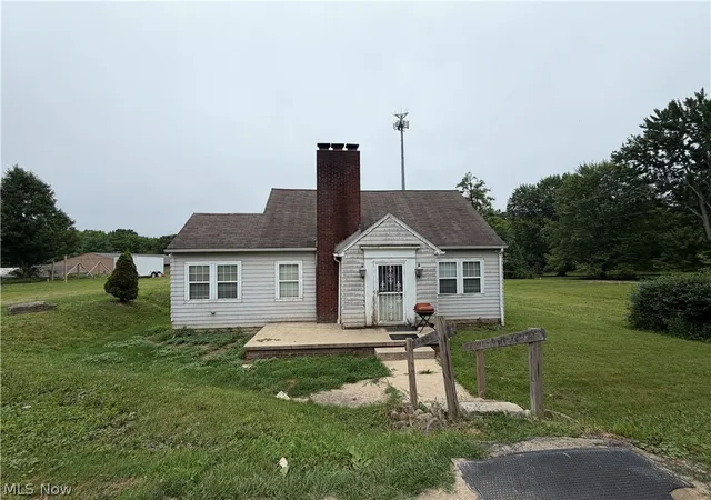 Photo 1 of Single family home for sale at 1564 Niles Cortland Rd, Warren, OH 44484 | MLS# 5223529 | Listing updated on 2026-08-22