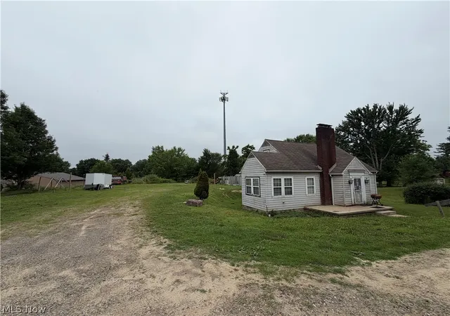 Photo 2 of Single family home for sale at 1564 Niles Cortland Rd, Warren, OH 44484 | MLS# 5223529 | Listing updated on 2026-08-22