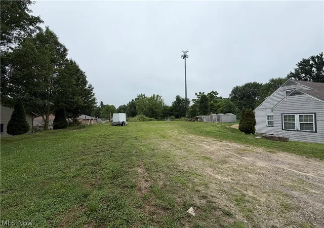 Photo 3 of Single family home for sale at 1564 Niles Cortland Rd, Warren, OH 44484 | MLS# 5223529 | Listing updated on 2026-08-22