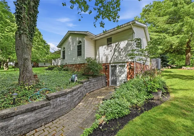2nd image of 992 Fireside Dr, Brunswick, OH 44212 | MLS# 5218270