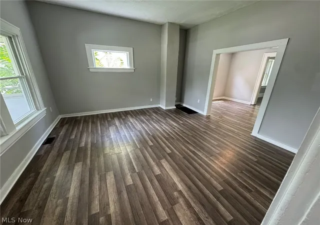 3rd image of 674-676 Carlysle St, Akron, OH 44310 | MLS# 5225143