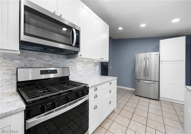 4th image of 747 Abbe Rd N, Elyria, OH 44035 | MLS# 5225795