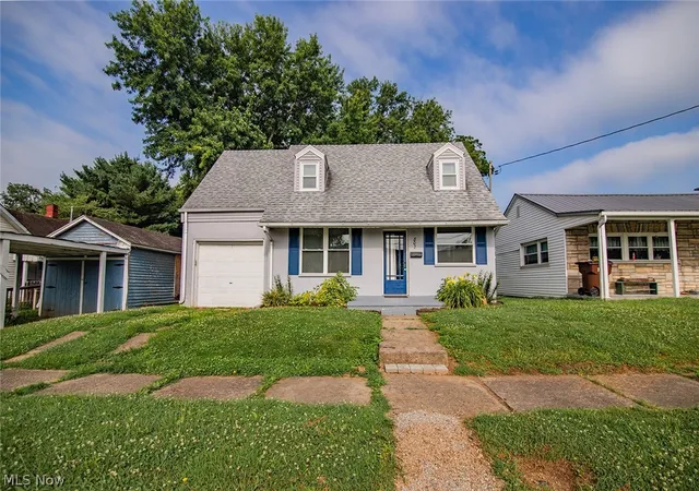 Photo 2 of Single family home for sale at 807 Florence St, Belpre, OH 45714 | MLS# 5225818 | Listing updated on 2026-09-17