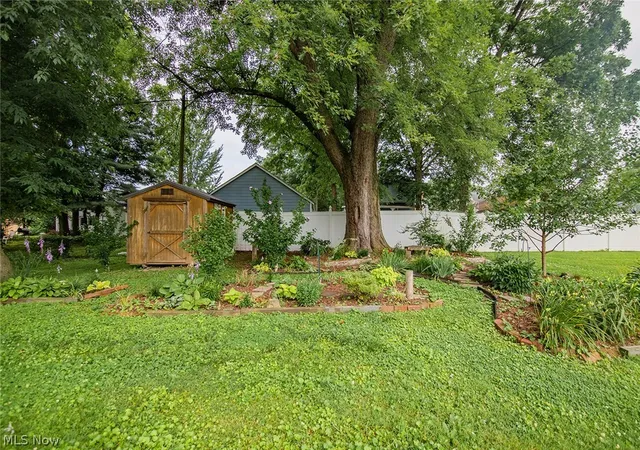 Photo 3 of Single family home for sale at 807 Florence St, Belpre, OH 45714 | MLS# 5225818 | Listing updated on 2026-09-17