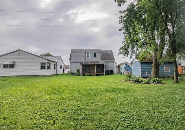 Photo 3 of Single family home for sale at 807 Florence St, Belpre, OH 45714 | MLS# 5225818 | Listing updated on 2026-09-17