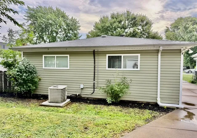 Photo 3 of Sale Pending at 1276 E 359th Street, Eastlake, OH 44095 | MLS# 5225762 | Listing updated on 2026-08-20