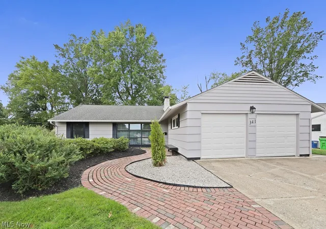 Homes for sale in Berea, OH | 341 Girard Dr, Berea, OH 44017 | MLS# 5225026