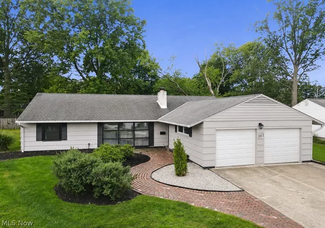 Homes for sale in Berea, OH | 341 Girard Dr, Berea, OH 44017 | MLS# 5225026