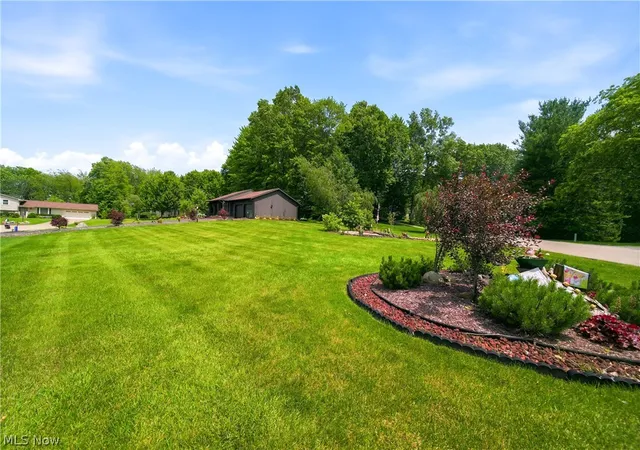 2nd image of 3064 Townsend St Nw, Uniontown, OH 44685 | MLS# 5225689