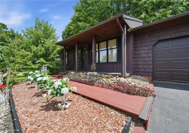 46th image of 3064 Townsend St Nw, Uniontown, OH 44685 | MLS# 5225689