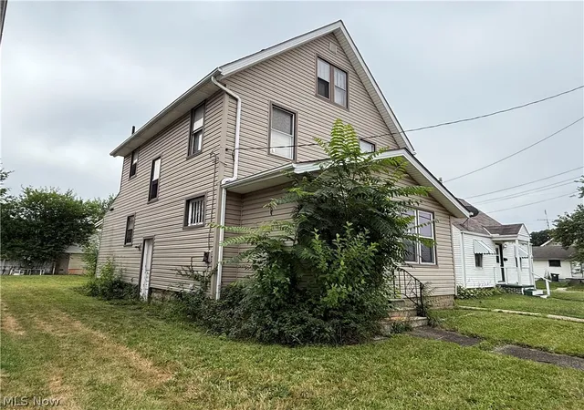 Photo 2 of Sale Pending at 1130 Greenfield Ave Sw, Canton, OH 44706 | MLS# 5225787 | Listing updated on 2026-07-09