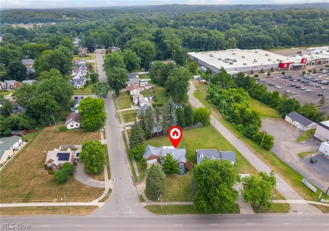 2nd image of 1904 Lincoln Wy E, Massillon, OH 44646 | MLS# 5224164