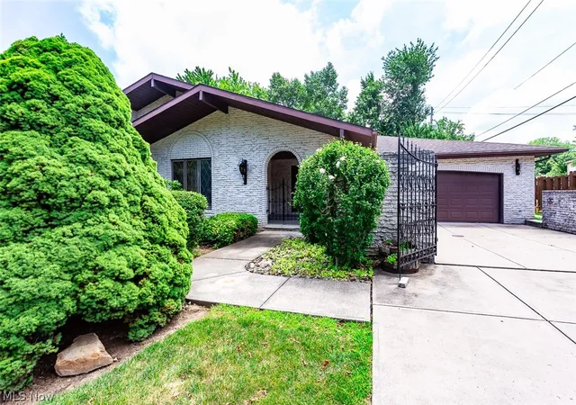 1st image of 6694 Beverly May Dr, Independence, OH 44131 | MLS# 5225685
