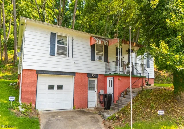 3rd image of 820 Mariann Dr, Martins Ferry, OH 43935 | MLS# 5225672