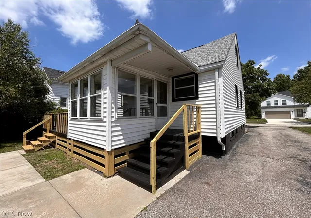 5th image of 168 Henry St, Bedford, OH 44146 | MLS# 5225960