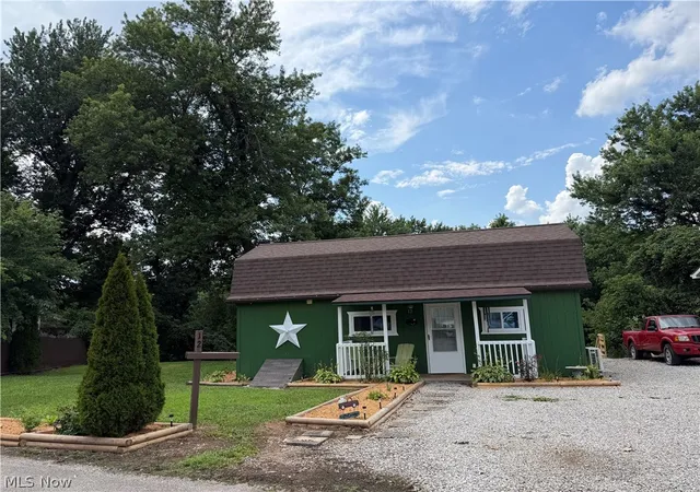 1st image of 12 Hemlock St, Elizabeth, WV 26143 | MLS# 5225715