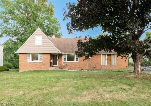 Homes for sale in Beachwood, OH | 26314 N Woodland Rd, Beachwood, OH 44122 | MLS# 5223397