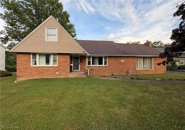 Homes for sale in Beachwood, OH | 26314 N Woodland Rd, Beachwood, OH 44122 | MLS# 5223397