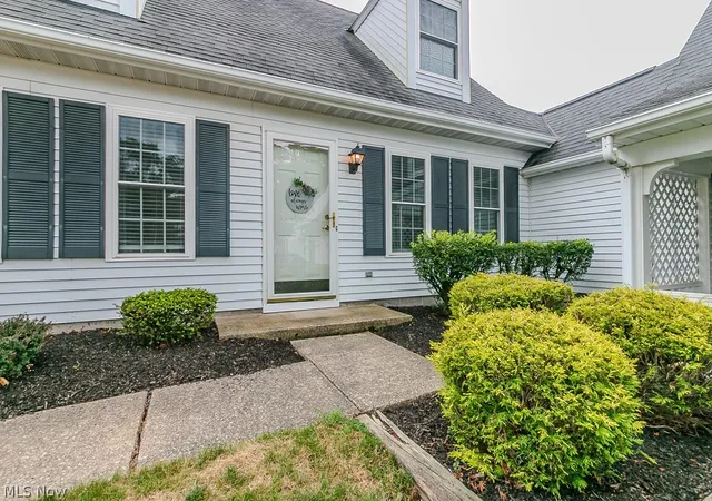 3rd image of 9834 Highgate Ct, Concord Township, OH 44060