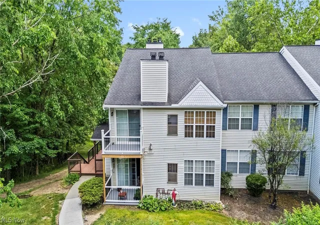 Homes for sale in Broadview Heights, OH | 2002 Stoney Run Cir, Broadview Heights, OH 44147 | MLS# 5220876