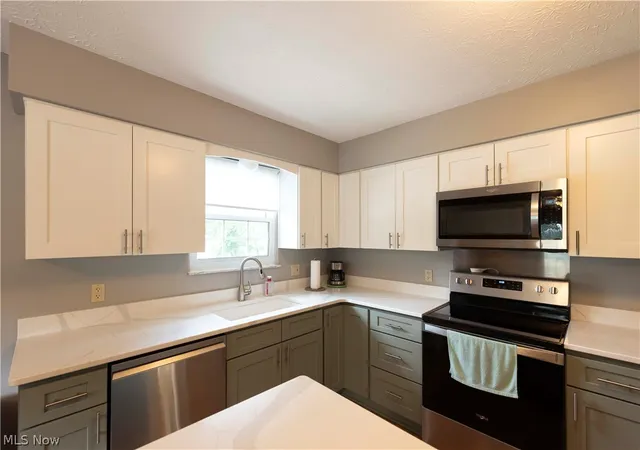 Photo 3 of Sale Pending at 1349 Brookwood Dr, Mogadore, OH 44260 | MLS# 5225034 | Listing updated on 2026-08-04
