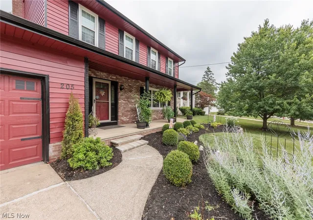 2nd image of 205 Woodland Dr, Medina, OH 44256 | MLS# 5225988