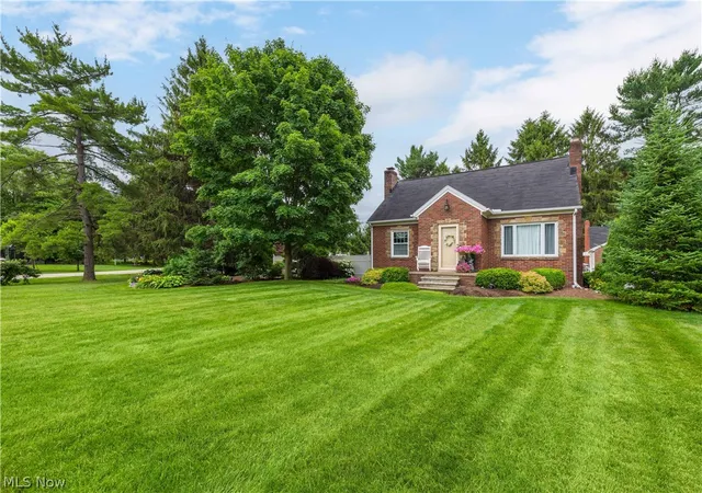 Homes for sale in Amherst, OH | 984 Cleveland Ave, Amherst, OH 44001 | MLS# 5225198