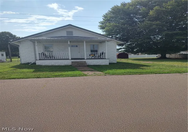 1st image of 602 Oxford Ave, Newcomerstown, OH 43832 | MLS# 5226030