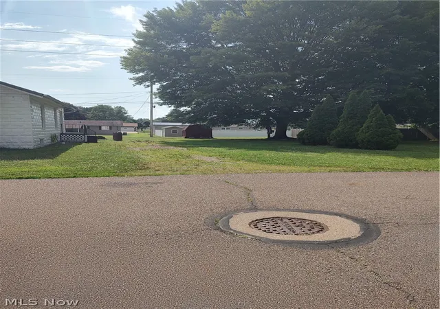 3rd image of 602 Oxford Ave, Newcomerstown, OH 43832 | MLS# 5226030