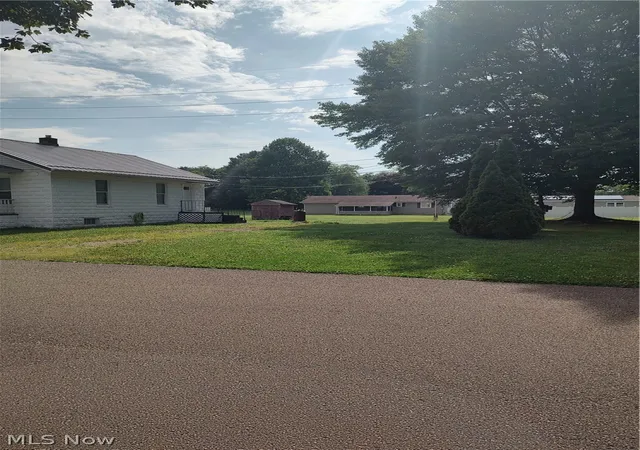5th image of 602 Oxford Ave, Newcomerstown, OH 43832 | MLS# 5226030