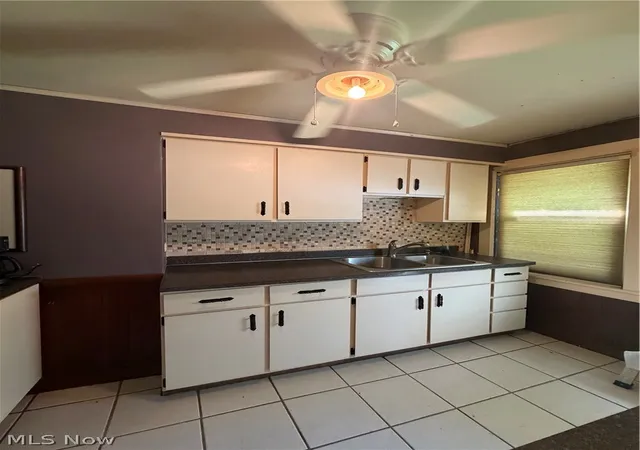 2nd image of 447 Garfield St, Struthers, OH 44471 | MLS# 5225969