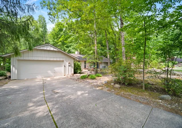 2nd image of 11604 Park Moss Ave, Strongsville, OH 44136 | MLS# 5223674