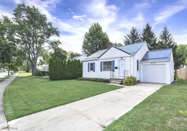 4th image of 5136 Bridgewater Rd, Lyndhurst, OH 44124 | MLS# 5225572