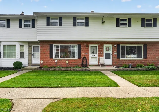 Photo 1 of Condo for sale at 27651 Lake Shore Blvd #C4, Euclid, OH 44132 | MLS# 5224530 | Listing updated on 2026-09-18