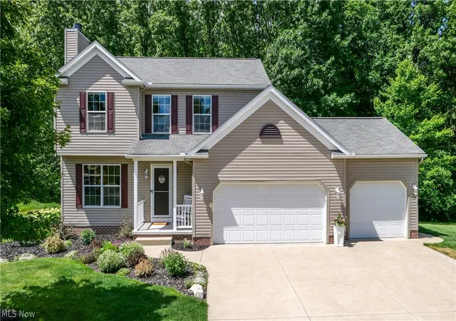 Homes for sale in Ravenna, OH | 4021 Timber Run, Ravenna, OH 44266 | MLS# 5220072
