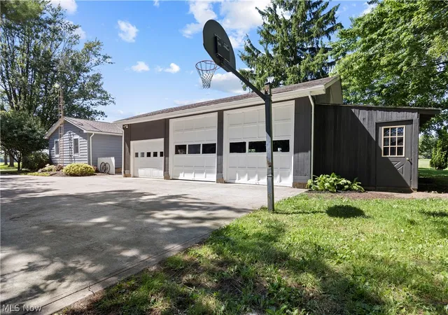 Homes for sale in Oberlin, OH | 11611 Vermilion Rd, Oberlin, OH 44074 | MLS# 5226029