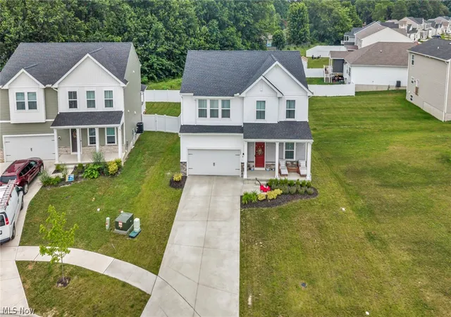 2nd image of 704 Maple Hollow Ct, Elyria, OH 44035 | MLS# 5225500